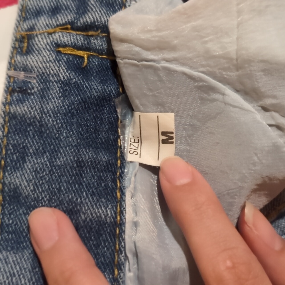 Jeans - Picture 2 of 3